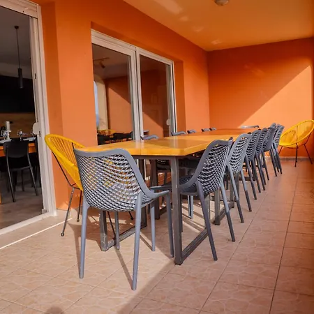 Barba Vinko Villa Kastela